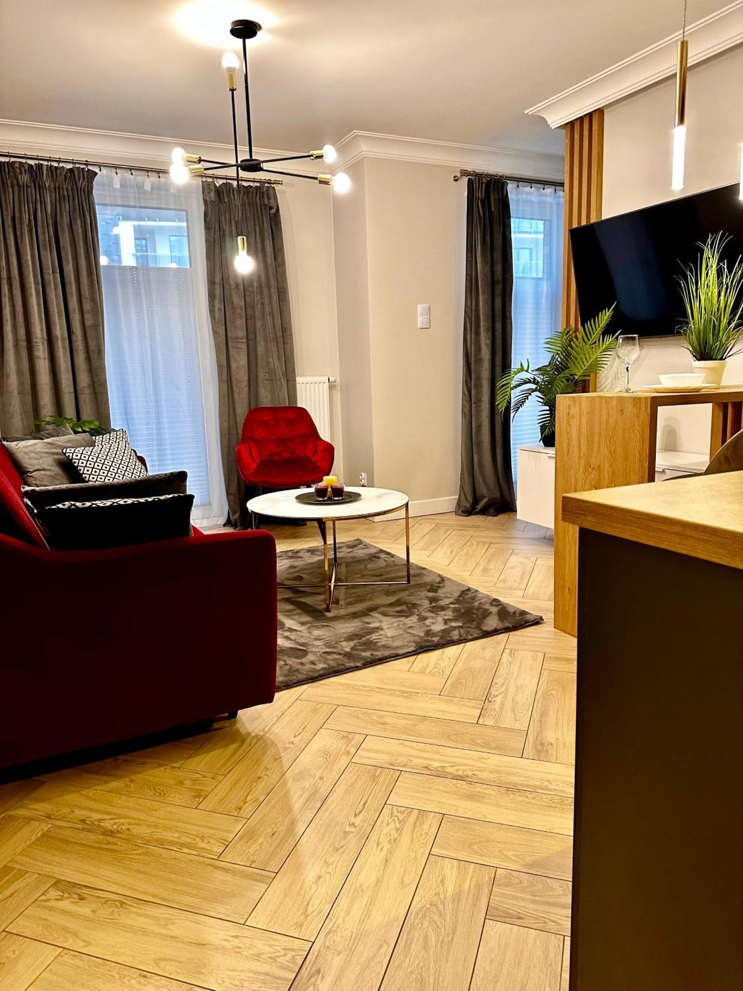 Kielce- Klonowa Nad Zalewem, 1-14 Osob, Faktura, Parking, Centrum Apartment Kielce