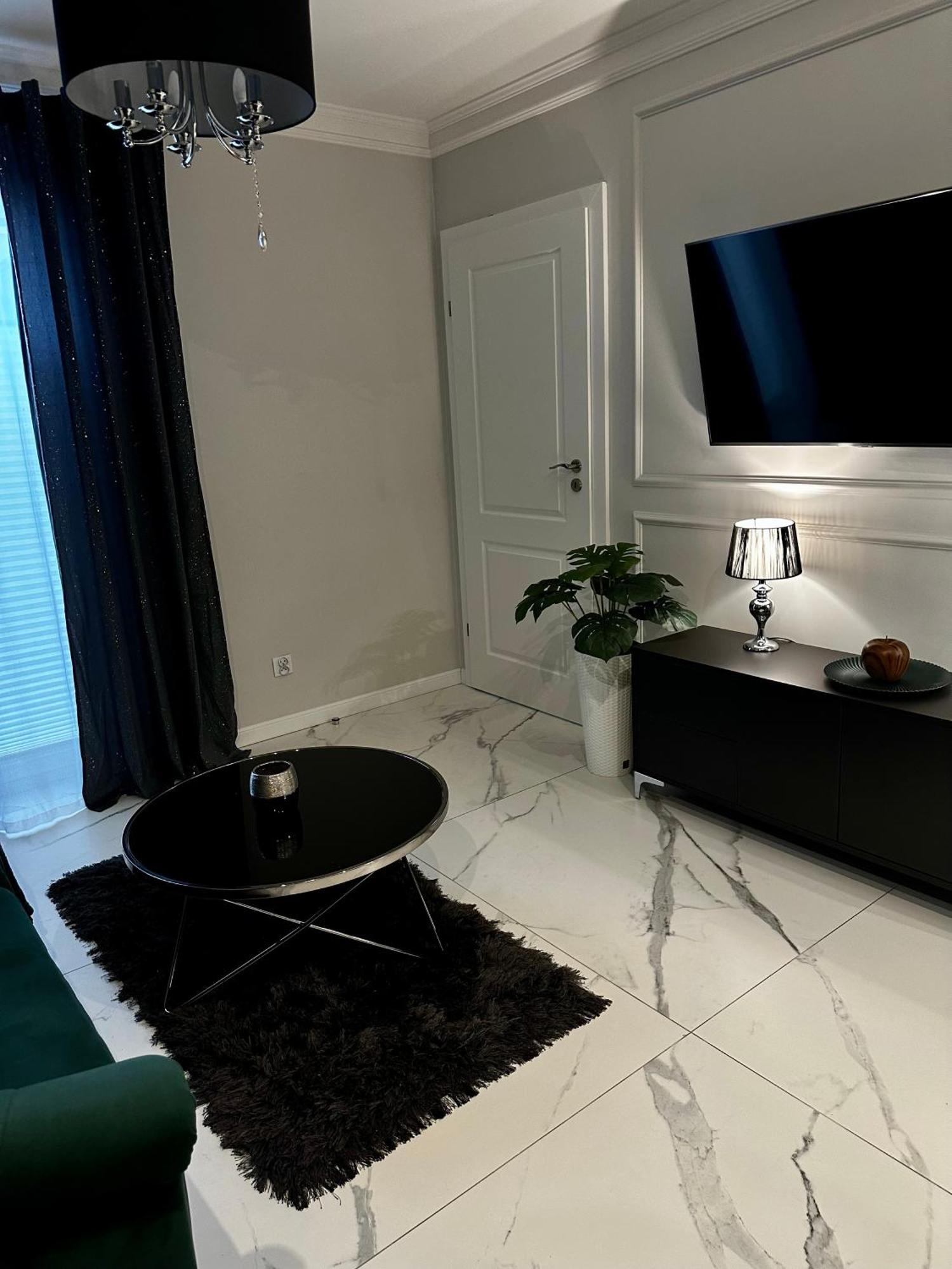 Apartment Kielce- Klonowa Nad Zalewem, 1-14 Osob, Faktura, Parking, Centrum Kielce